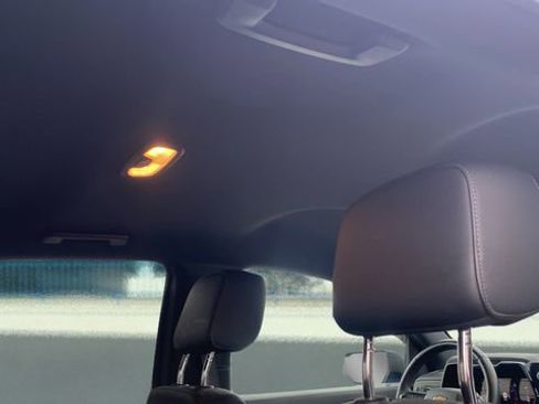 Used 2023 Chevrolet Colorado LT w/ LT Convenience Package III image 17