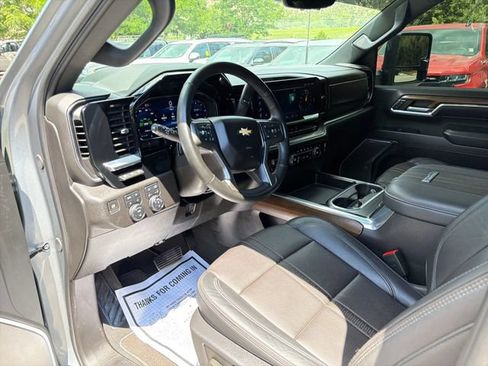 Used 2024 Chevrolet Silverado 3500 High Country w/ High Country Premium Package AWD/4WD image 14