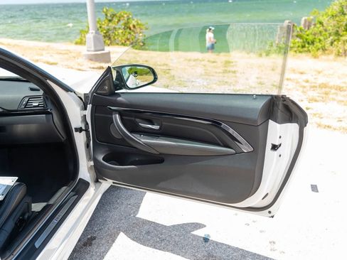 Used 2015 BMW M4 Coupe RWD image 29