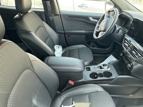 Used 2026 Ford Escape ST-Line Select w/ Tech Pack #2 AWD/4WD image 6