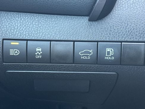 Used 2021 Toyota Camry SE image 41