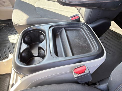 Used 2018 Chrysler Pacifica Touring Plus FWD image 26