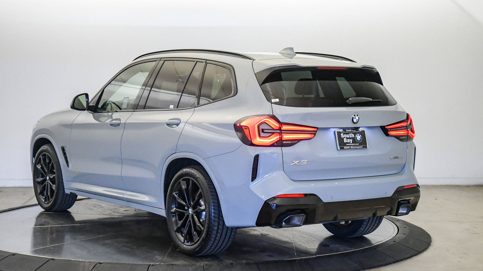 Certified 2024 BMW X3 sDrive30i w/ Premium Package RWD image 2