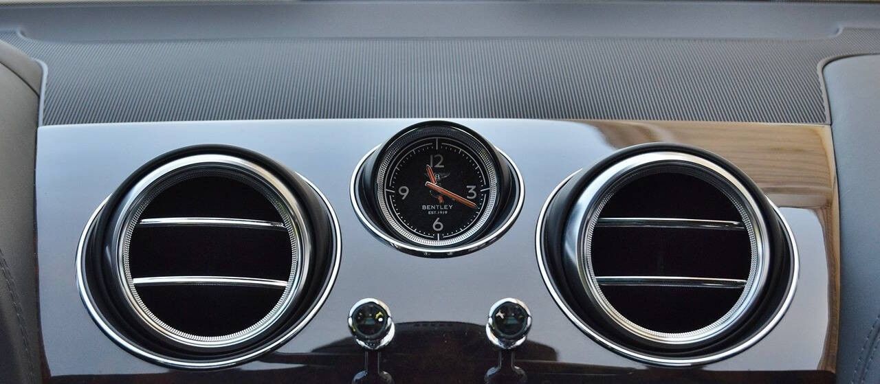 Used 2019 Bentley Bentayga AWD/4WD image 27