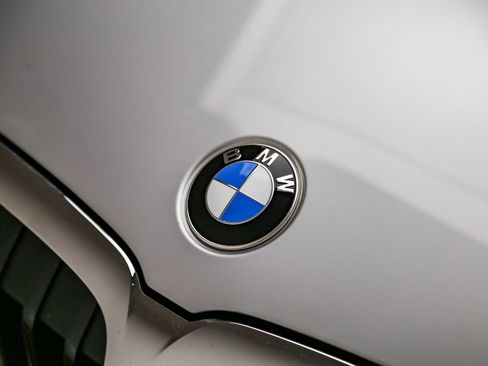 Used 2019 BMW 330i Sedan w/ Convenience Package RWD image 9