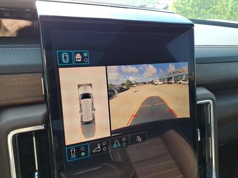 Used 2025 GMC Yukon Denali Ultimate w/ LPO, Floor Liner Package AWD/4WD image 25