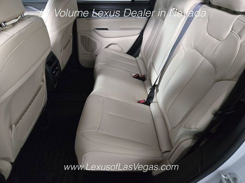Used 2024 Jeep Grand Cherokee Limited w/ Luxury Tech Group II AWD/4WD image 15