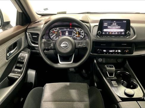 Used 2023 Nissan Rogue SV AWD/4WD image 17