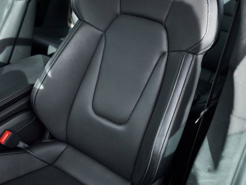 Used 2025 Porsche Taycan Turbo S w/ Premium Package image 49