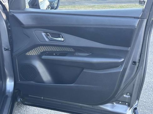 Used 2023 Nissan Ariya FWD image 9