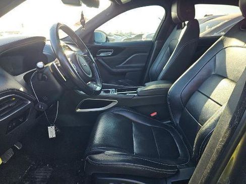 Used 2019 Jaguar F-PACE R-Sport image 6