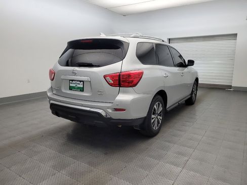 Used 2020 Nissan Pathfinder SV image 9