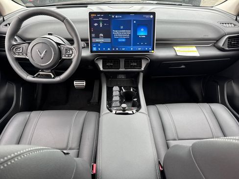 New 2025 VinFast VF 8 Eco AWD/4WD image 19