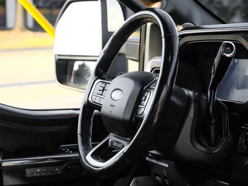 Used 2023 Ford F250 King Ranch w/ Chrome Package image 17