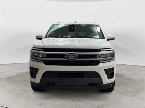 Used 2023 Ford Expedition Max XLT image 8