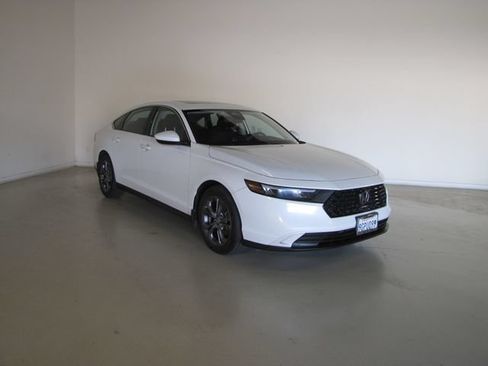 Certified 2023 Honda Accord EX image 3