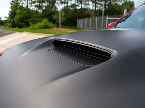Used 2015 Dodge Challenger SRT Hellcat RWD image 11