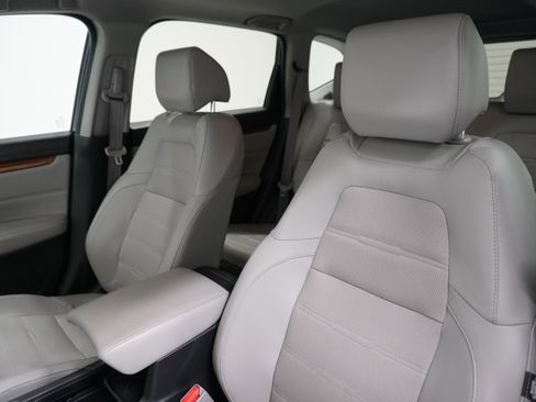 Used 2019 Honda CR-V Touring image 10