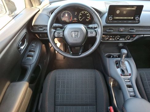 Used 2025 Honda HR-V Sport image 11