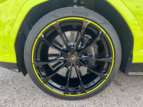 Used 2022 Lamborghini Urus AWD/4WD image 15
