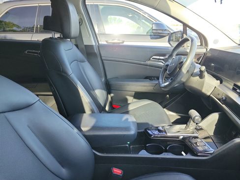 Used 2023 Kia Sportage EX image 10