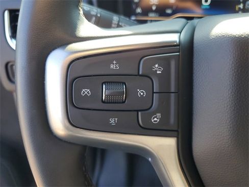 Used 2024 Chevrolet Suburban Z71 w/ Luxury Package image 11