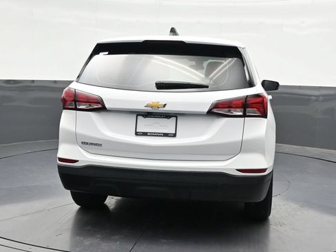 Used 2024 Chevrolet Equinox LS w/ Driver Confidence II Package FWD image 4
