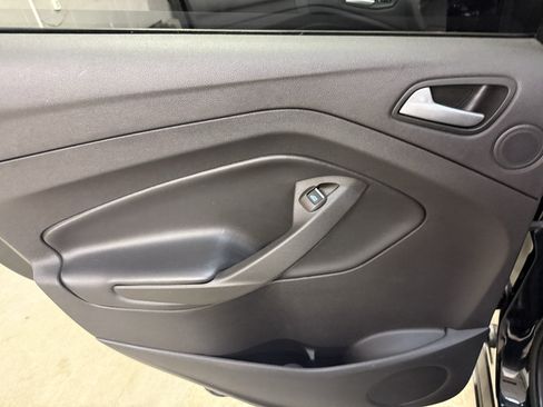 Used 2018 Ford Escape Titanium AWD/4WD image 29