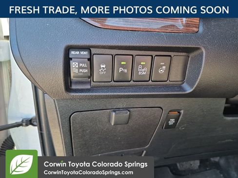 Used 2017 Toyota Sienna Limited image 16