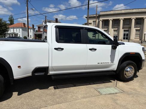 Used 2024 GMC Sierra 3500 Pro AWD/4WD image 5