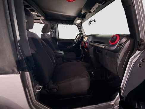 Used 2015 Jeep Wrangler Sport w/ Connectivity Group AWD/4WD image 27