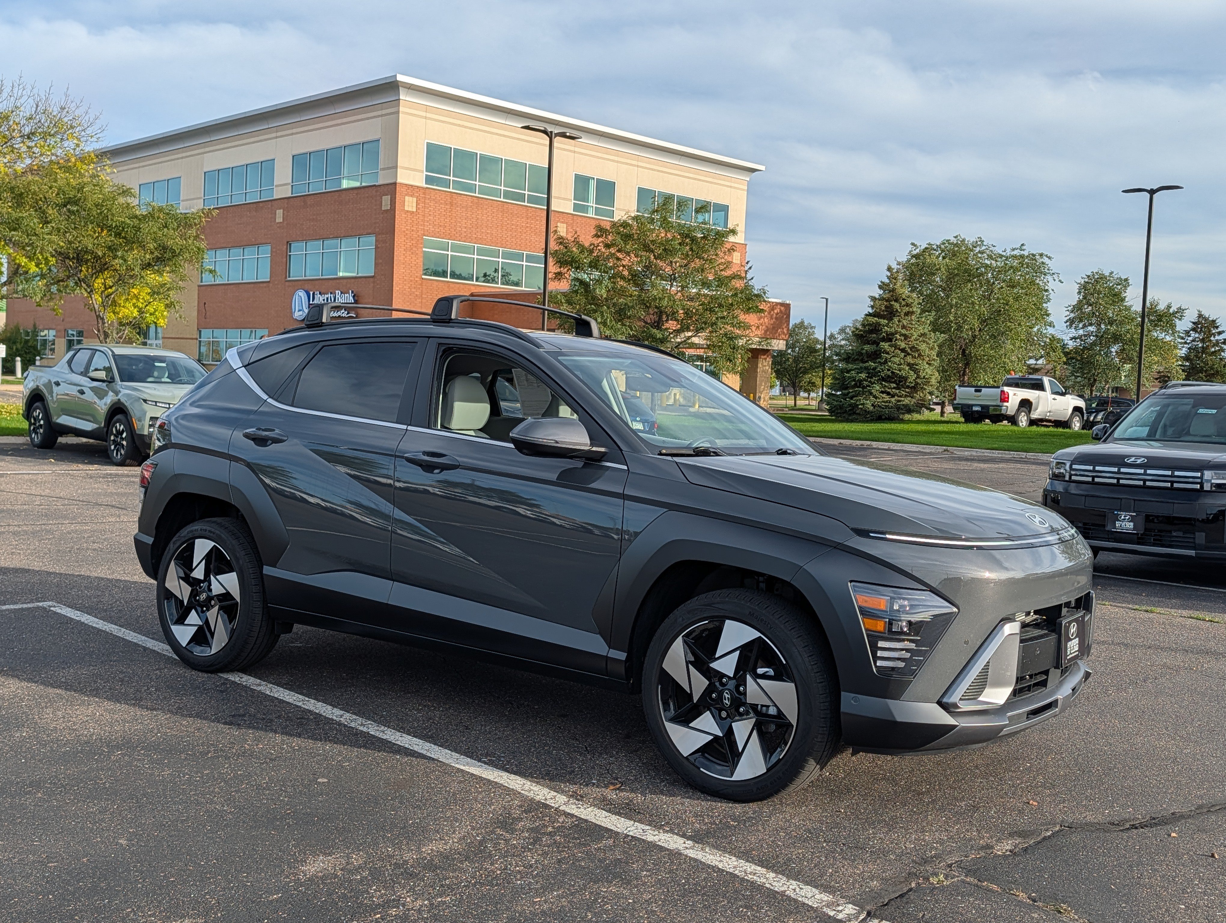 Used 2025 Hyundai Kona Limited AWD/4WD image 7