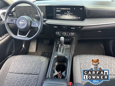 Used 2025 Nissan Kicks SV AWD/4WD image 16