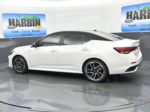 Used 2024 Nissan Sentra SR w/ SR Premium Package FWD image 3