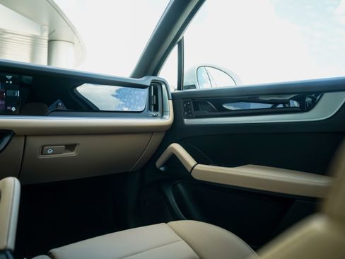 New 2026 Porsche Cayenne E-Hybrid image 26