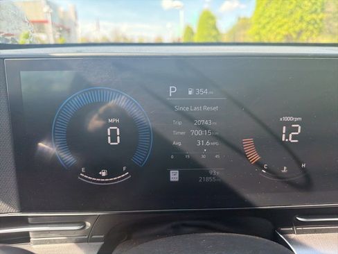 Used 2025 Hyundai Kona SEL image 9