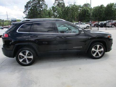 Used 2019 Jeep Cherokee Limited image 8