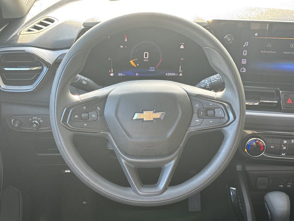 Used 2025 Chevrolet TrailBlazer LT FWD image 23