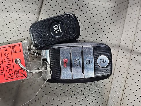 Used 2019 Kia Sorento EX image 41