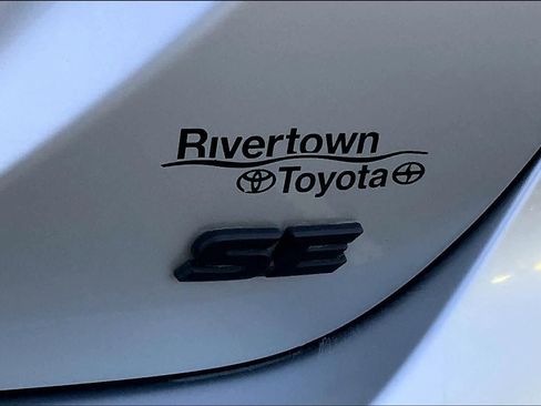 Used 2018 Toyota Camry SE image 10