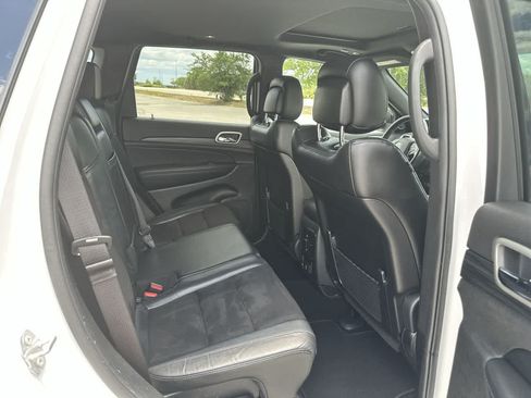 Used 2021 Jeep Grand Cherokee Laredo X AWD/4WD image 24