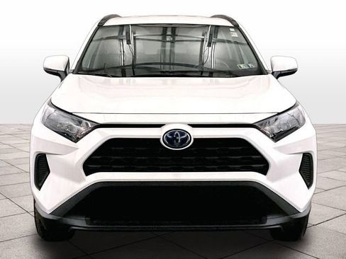 Used 2021 Toyota RAV4 LE AWD/4WD image 3