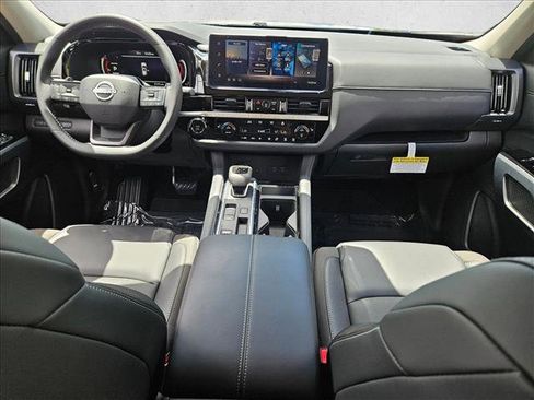 Used 2026 Nissan Pathfinder SL FWD image 16