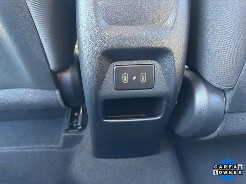 Used 2025 Hyundai Venue SEL image 33