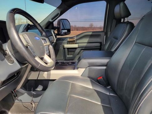 Used 2022 Ford F250 Lariat w/ Black Appearance Package image 14