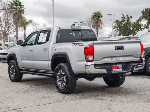 Used 2017 Toyota Tacoma TRD Off-Road w/ Tow Package image 6