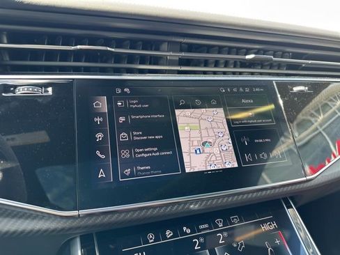 New 2025 Audi RS Q8 performance image 33