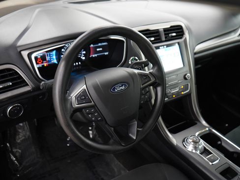Used 2019 Ford Fusion SE AWD/4WD image 19
