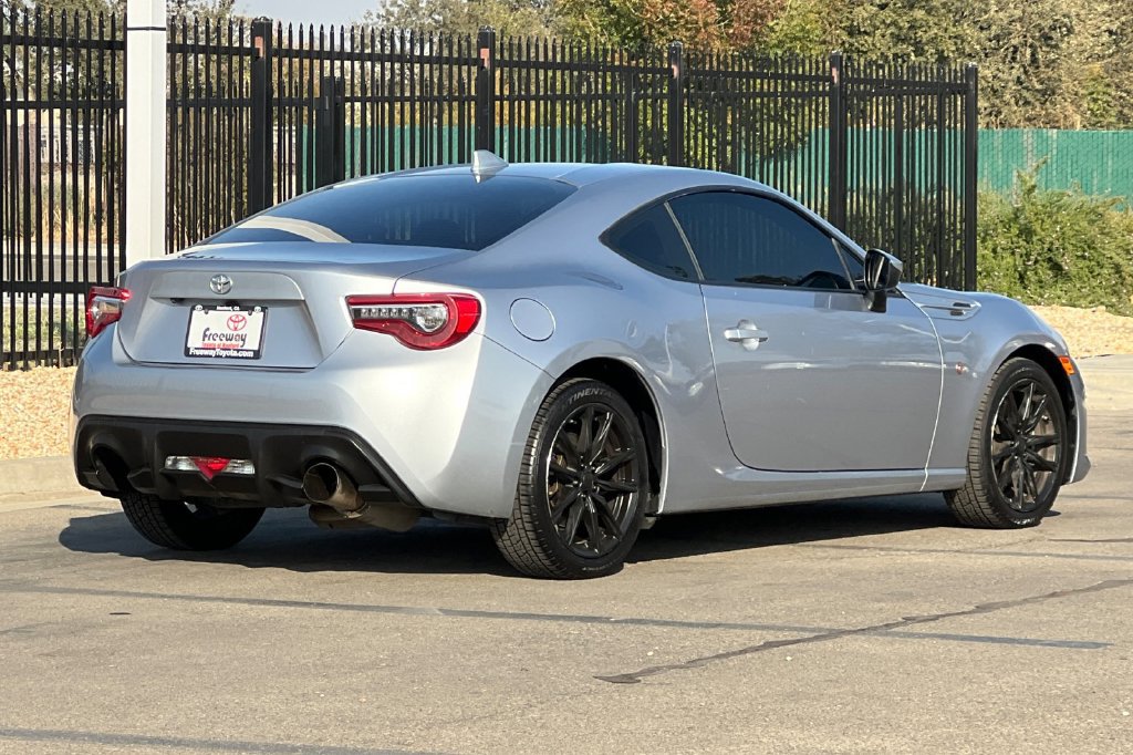 Certified 2017 Toyota 86 RWD image 5