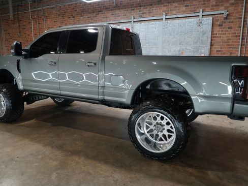 Used 2019 Ford F250 Platinum w/ Platinum Ultimate Package image 9